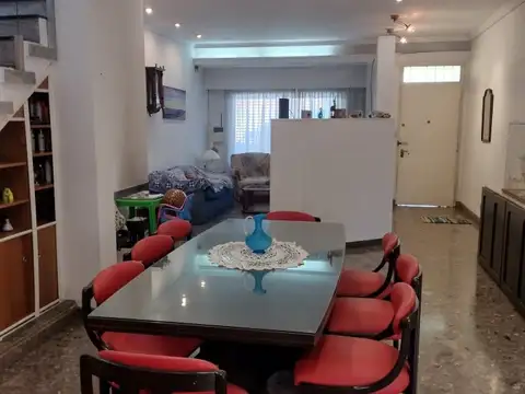 Importante Casa Sobre Av Lope de Vega!