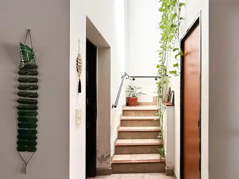 Depto Tipo Casa 5 ambientes con 2 baños
