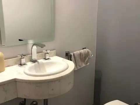 Departamento 5 ambientes con 2 baños