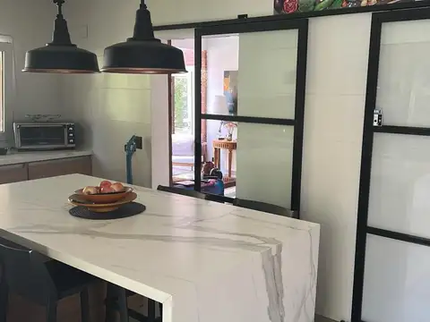 Casa en Alquiler Temporal con 1 cochera