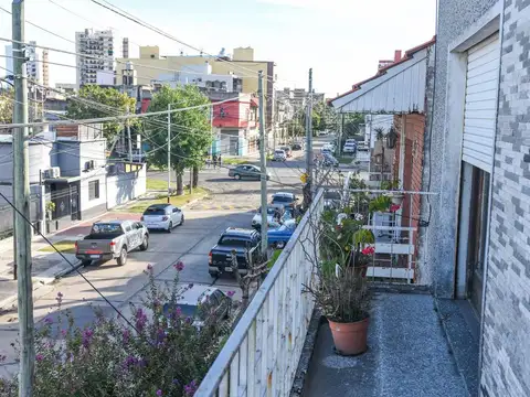 Venta 2 Casas con Local Oportunidad en Avellaneda