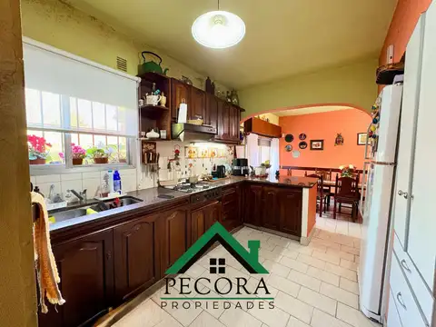 Casa 5 ambientes con 2 baños