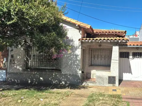 VENTA CASA 4 AMBIENTES EN RAMOS MEJÍA