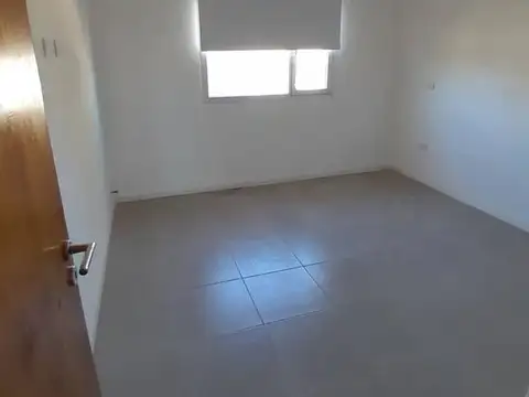 Depto Tipo Casa 3 ambientes con 2 baños