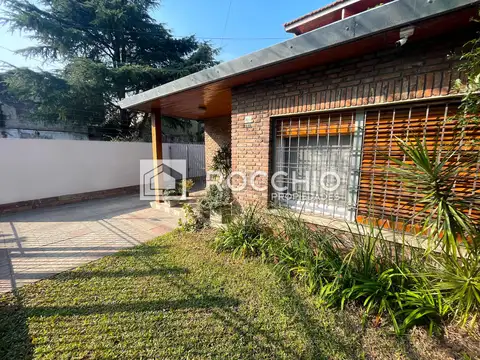 Casa en Venta con 3 cocheras