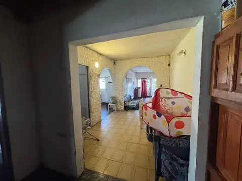 Casa 3 ambientes con 1 baño