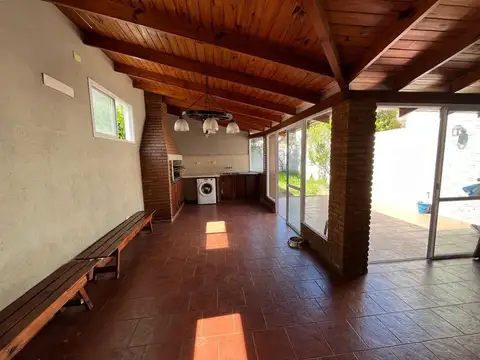 Depto Tipo Casa en Venta en Valentin Alsina, USD 114.000