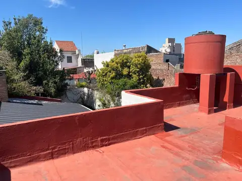 PH 3 ambientes con quincho, patio y jardín