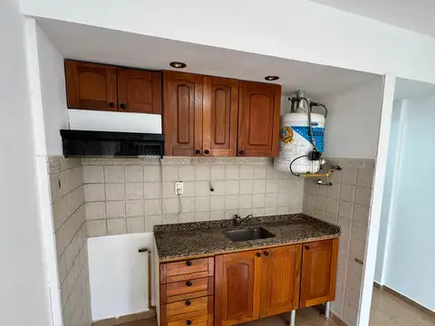 Santander 2700, Piso 1