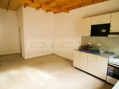 Depto Tipo Casa en Alquiler de 2 ambientes