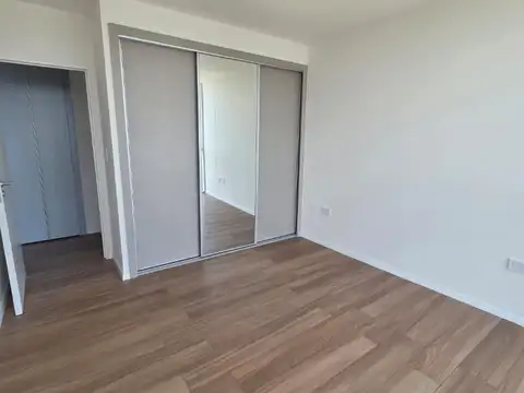 Departamento en Alquiler en Zona Puerto, $ 800.000