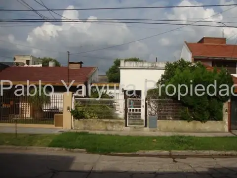 Casa - Venta - Argentina, Tres de Febrero - CASEROS 3234