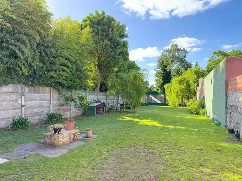 EN VENTA CASA EN AMPLIO LOTE - ZONA CERRITO TANDIL
