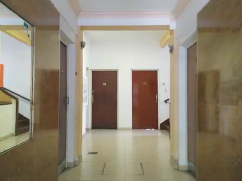 EXCELENTE DEPARTAMENTO DOS AMBIENTES Y MEDIO CON EXPENSAS Y AYSA INCLUIDAD EN EL PRECIO