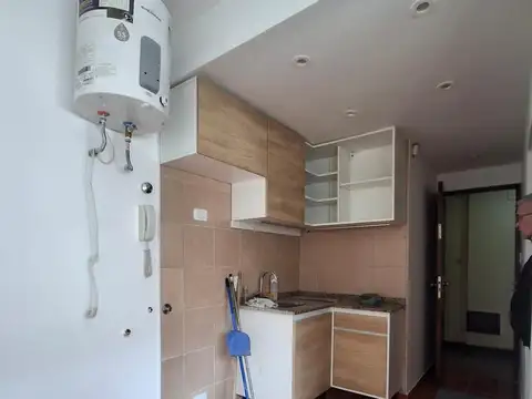 Venta Monoambiente Reciclado y Súper Luminoso en el Corazón de Recoleta – Apto Vivienda/Profesional