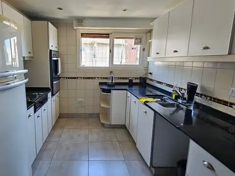 Departamento 4 ambientes con 2 baños