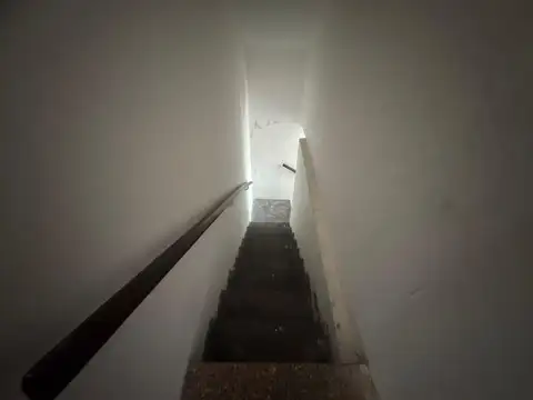 Depto Tipo Casa en Venta 64 años