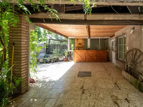 Casa 5 ambientes con 1 baño