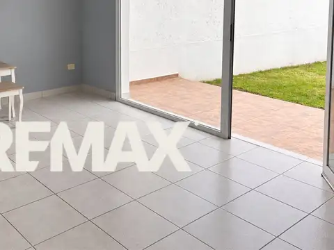 Depto Tipo Casa en Venta con 1 cocheras
