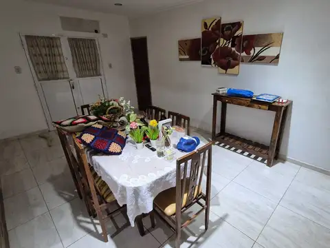Casa en Venta con 3 cocheras