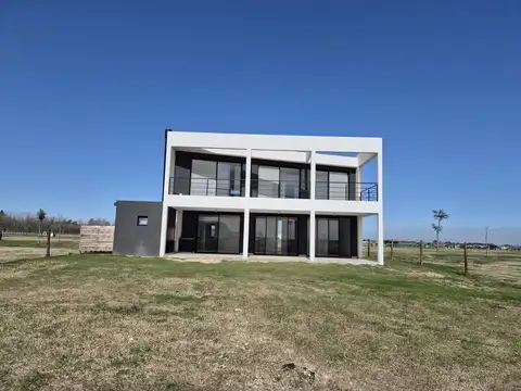 VENTA CASA PUERTOS DEL LAGO NATIVAS  - VISTA A LA LAGUNA