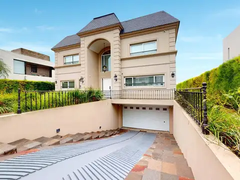 Casa 6 ambientes con 3 baños