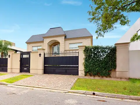 Casa de 6 ambientes en venta en La Plata