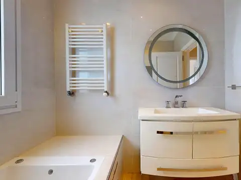 Casa 6 ambientes con 3 baños