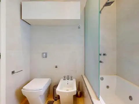 Casa en Venta con 4 cocheras