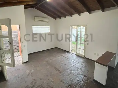 .Casa venta de 2 dormitorios en venta en Gonnet. Calle 496  entre 6 y 7.