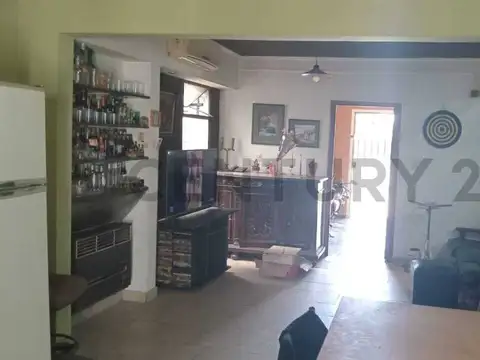 Casa en Venta con 3 cocheras