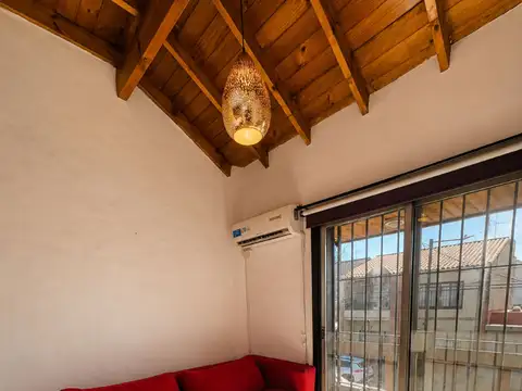VENTA CASA 5 AMB C/COCHERA-V. ADELINA USO PROF.