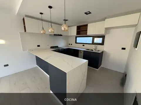 Casa en Venta en Neuquen, USD 275.000