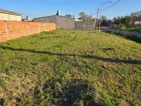 Se vende Lote de Gran Tamaño Barrio Santa Rita.