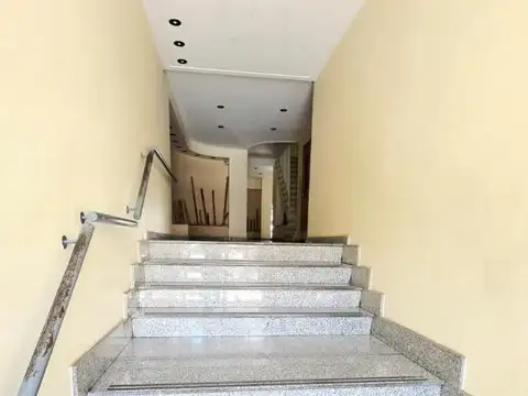 Mariano Moreno 200, Piso 1