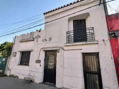 Uso comercial Eva Peron 6170 amplio terreno