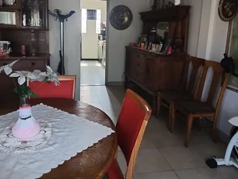 Casa 7 ambientes con 5 baños