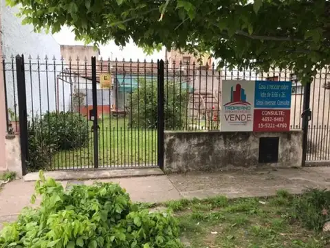 Venta Casa De 3 Ambientes -ideal Constructor- La Tablada