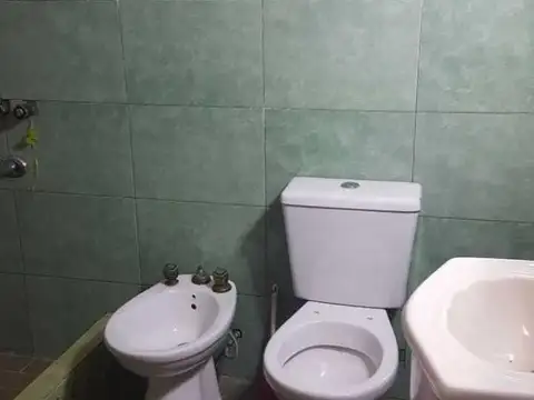 Venta Casa De 3 Ambientes -ideal Constructor- La Tablada
