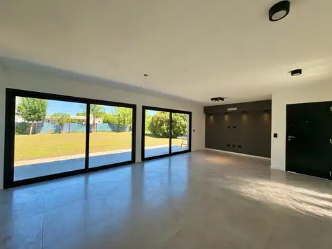 Casa 4 ambientes con 1 baño