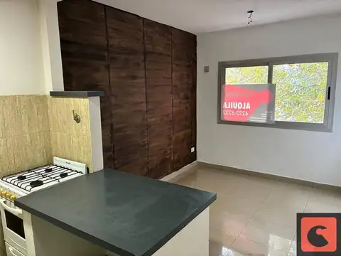 Departamento en Alquiler en Crucesita, $ 430.000