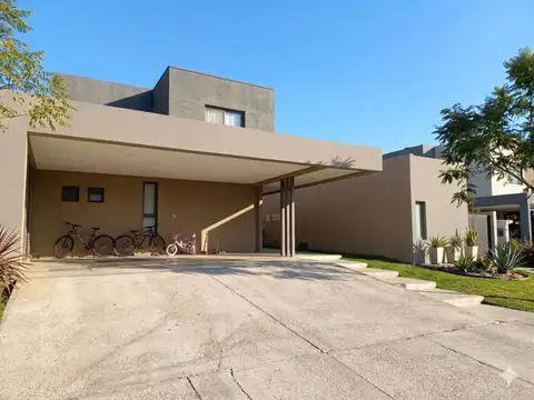 Casa en Venta en Villa Nueva de Guaymallen, Guaymallén