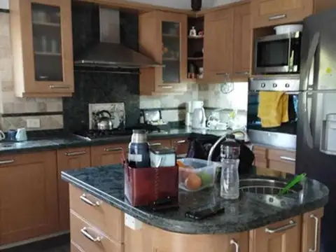 Casa en Venta con 5 cocheras