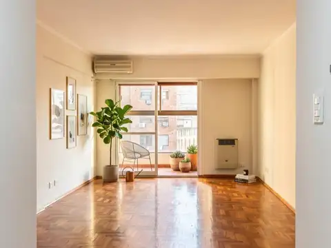 Av Hipólito Irigoyen 200, Piso 7°