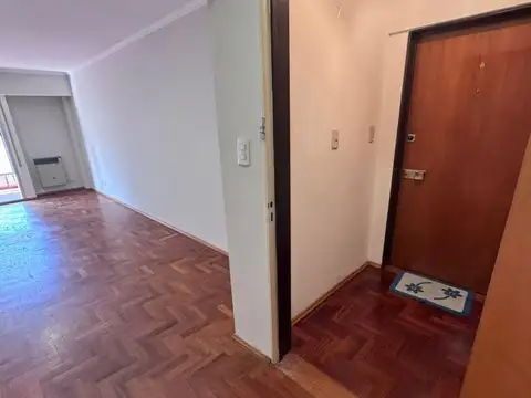 ¡Oportunidad única! VENTA 3 dorm, Av Hipolito Irigoyen