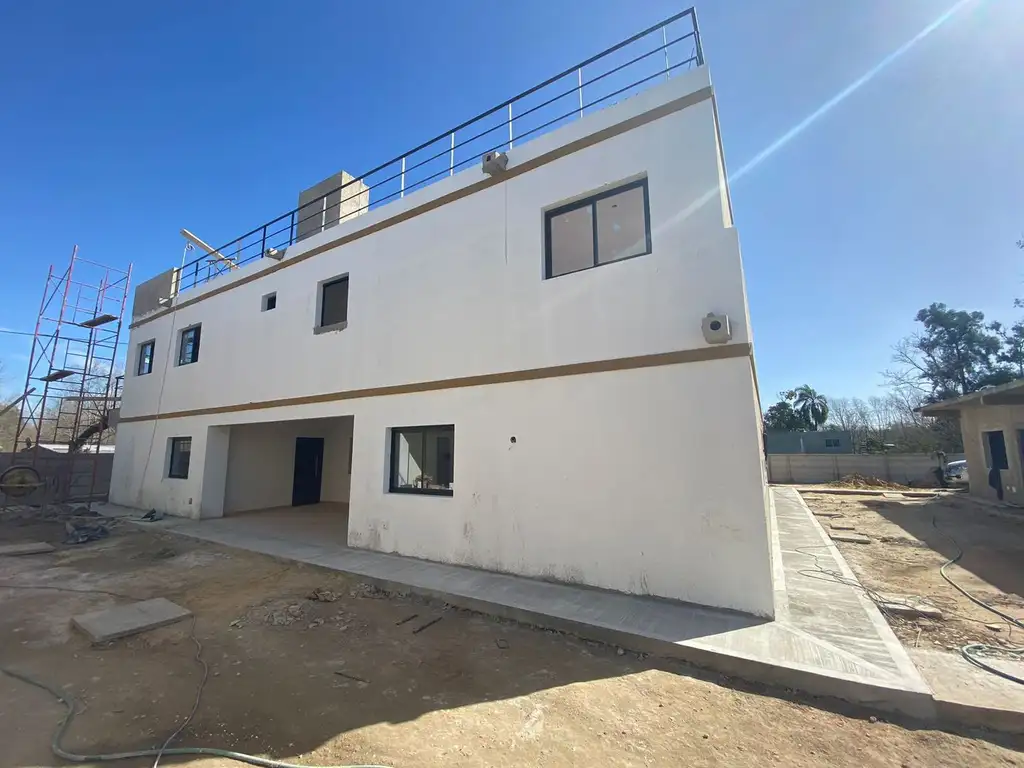 Puerto al Rio de 4 Unidades en Dique Lujan