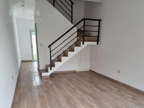 VENTA DUPLEX TRES AMBIENTES CASTELAR SUR APTO CREDITO