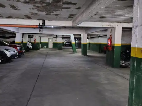 COCHERA FIJA CUBIERTA EN GUEMES AL 4200