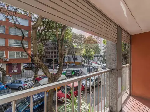 Venta Apartamento Pocitos 3 Dormitorios + Servicio
