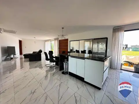 CASA 4 AMBIENTES EN VENTA EN LA ALAMEDA CANNING